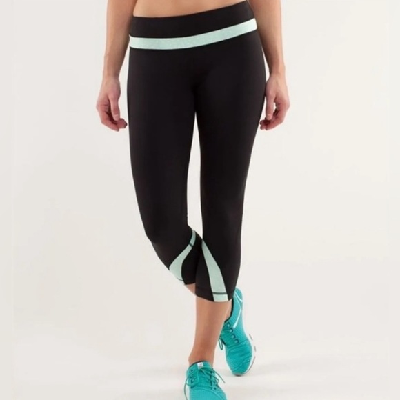 Lululemon Run: Inspire Crop II Black Petit Dot Fresh Teal size 4 - Picture 2 of 7